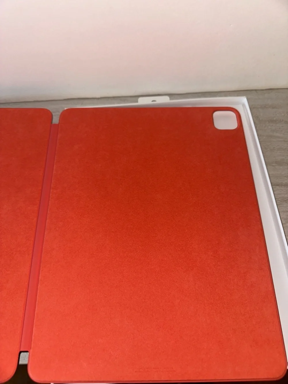 Apple iPad Smart Folio Cover in Red